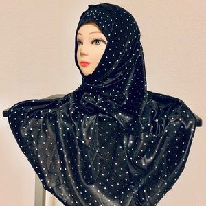 Women’s 2pieces Hijab/wraps,one size fits all.NWOT